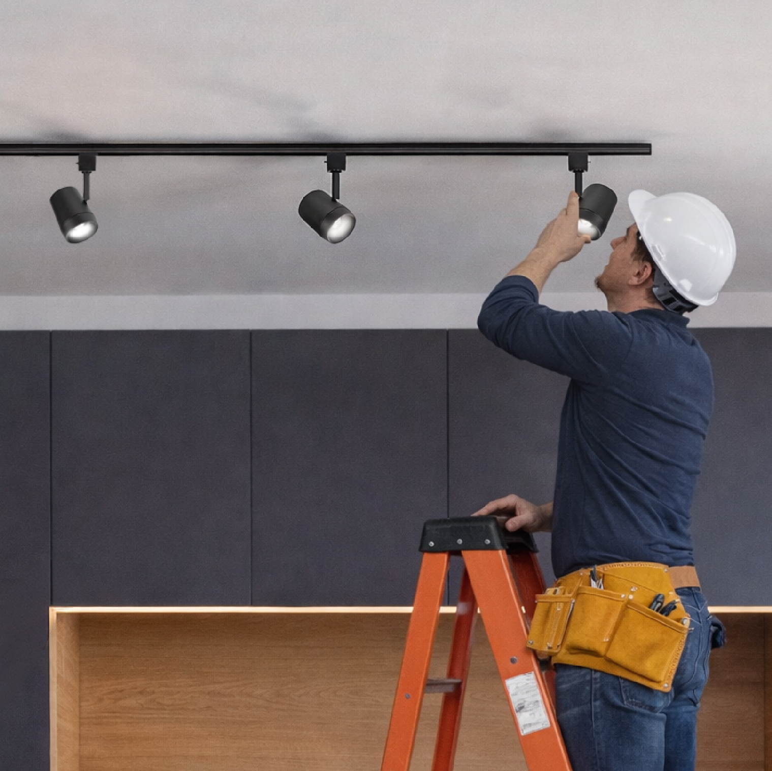 Webinar image for FAST TRACK: ONE STOP SHOP FOR TRACK LIGHTING NEEDS